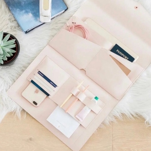 Glass Ladder & Co Megan Pink Portfolio Clutch New - Picture 2 of 16